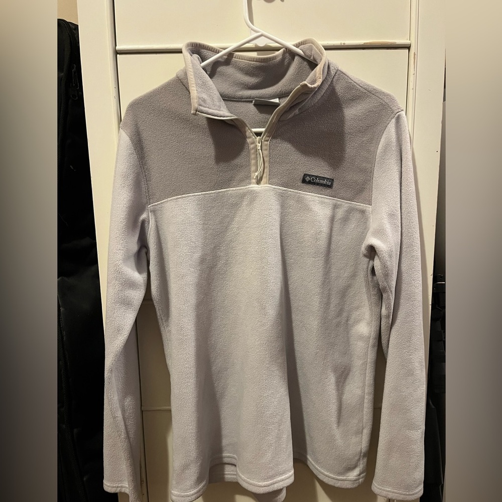 Columbia sweatshirt